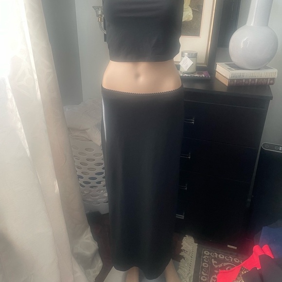 NWNT Black Two-Piece Set with stretch 
Size medium - Picture 3 of 6